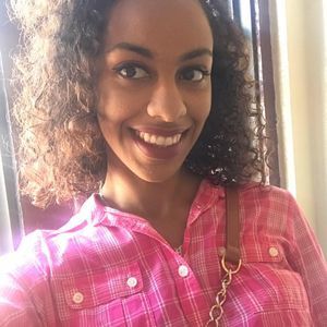 Meet your Posher, Julissa